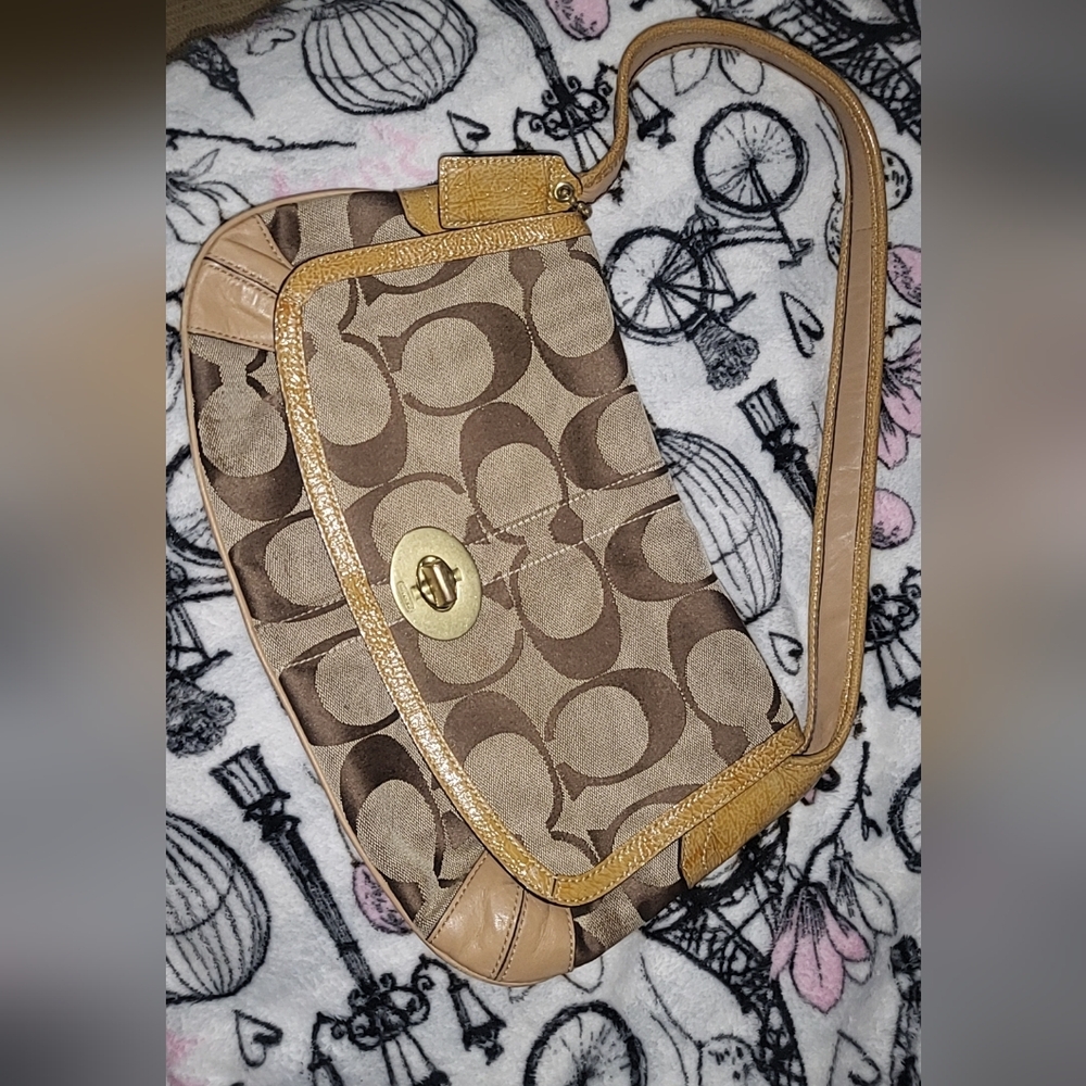 vintage Coach Khaki/Caramel Signature Jacquard Shoulder Bag